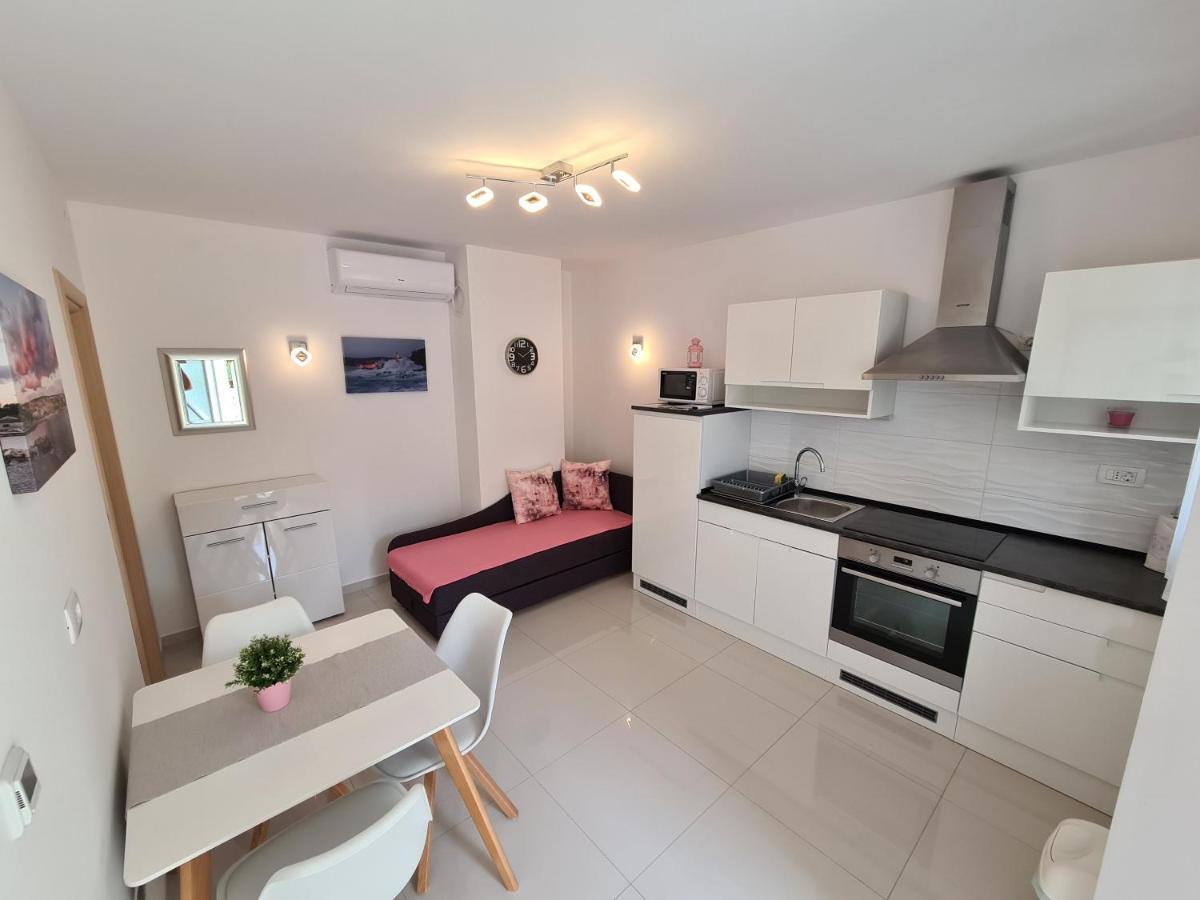 Apartments Jana Salatić Extérieur photo