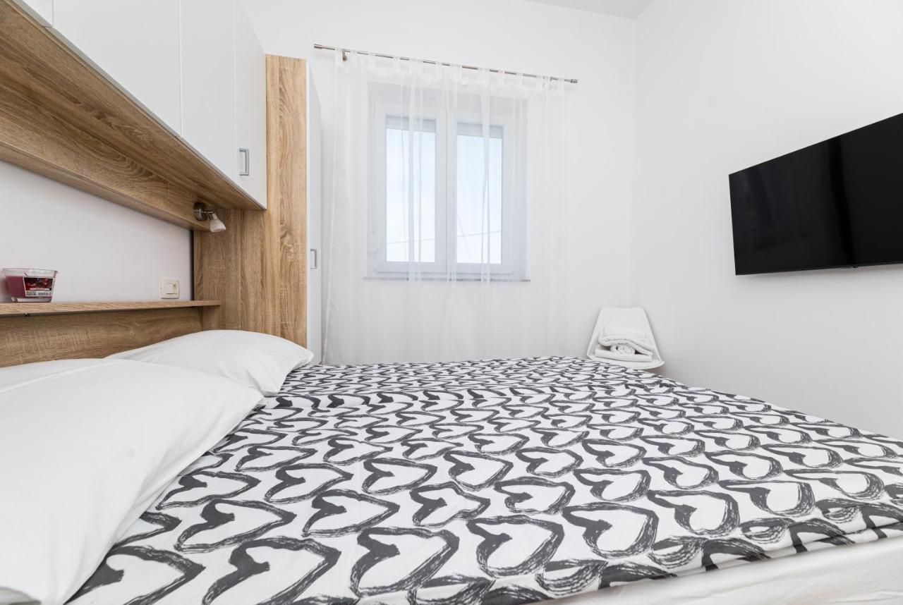 Apartments Jana Salatić Extérieur photo