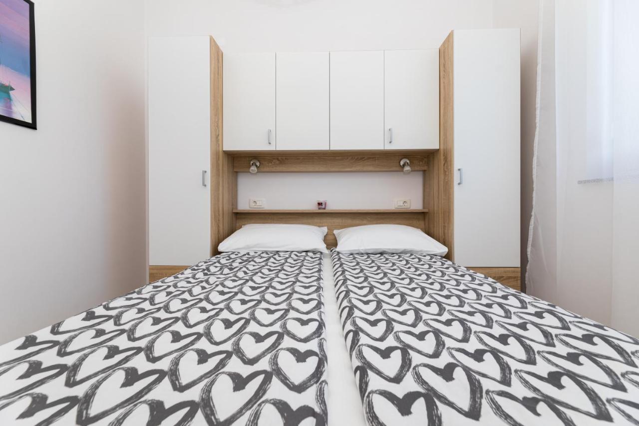 Apartments Jana Salatić Extérieur photo