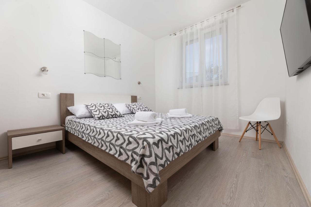 Apartments Jana Salatić Extérieur photo